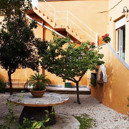 Il Giardinetto Guest House Civitavecchia Exteriör bild