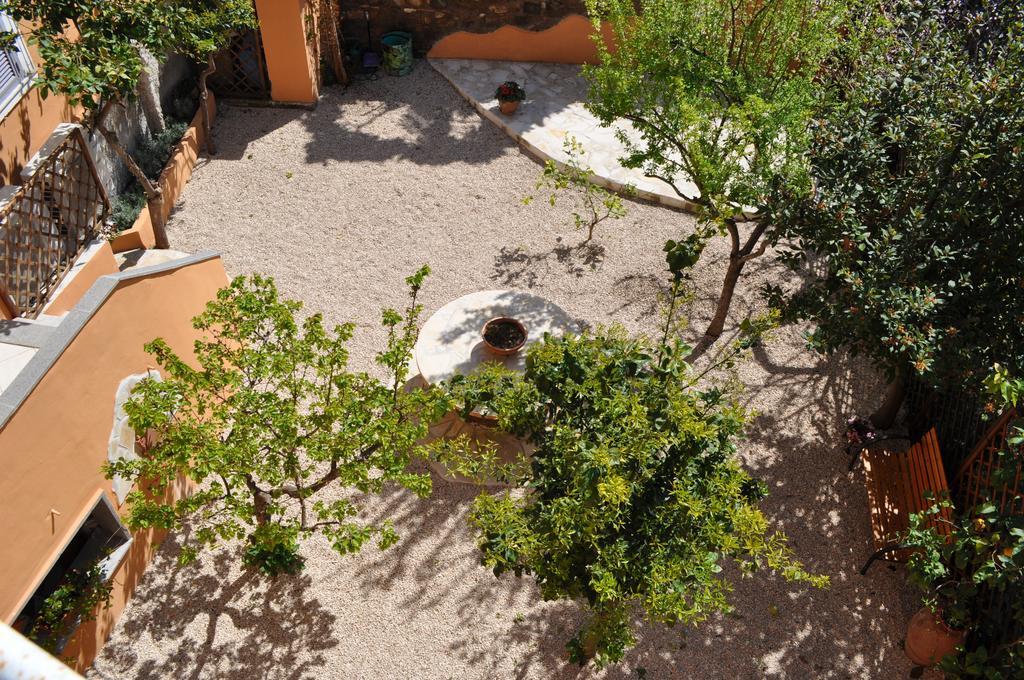 Il Giardinetto Guest House Civitavecchia Exteriör bild